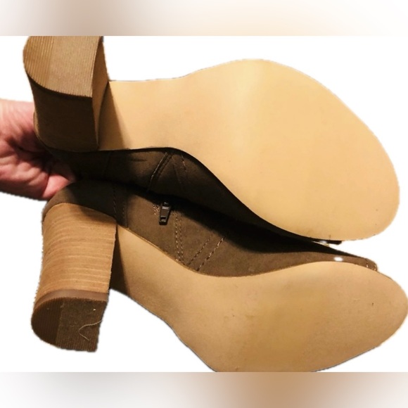 XOXO Peep Toe Taupe Seude Booties! - Picture 2 of 13